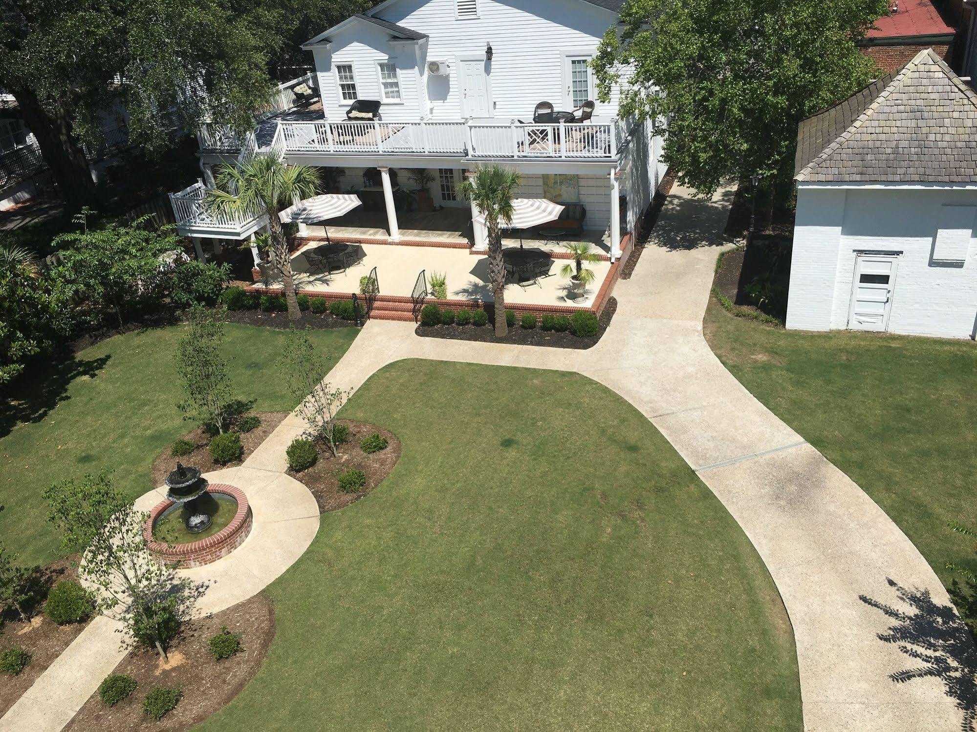 Carriage House Inn Aiken Exterior photo